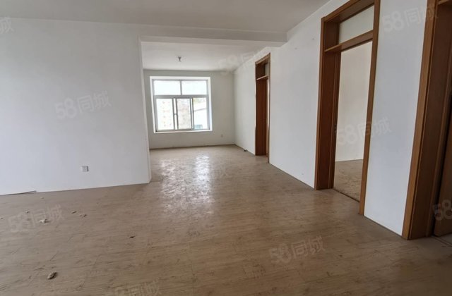 急售洋房大平层 有电梯 东边户 停车方便 送储藏室 视野好