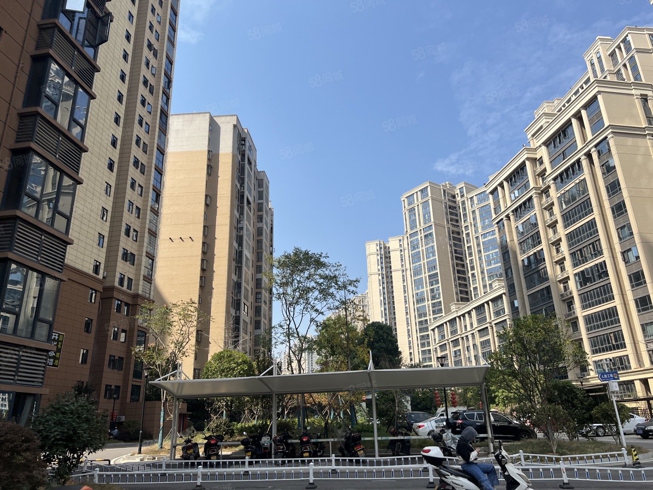 九华翰林居4室2厅2卫143㎡南78.8万