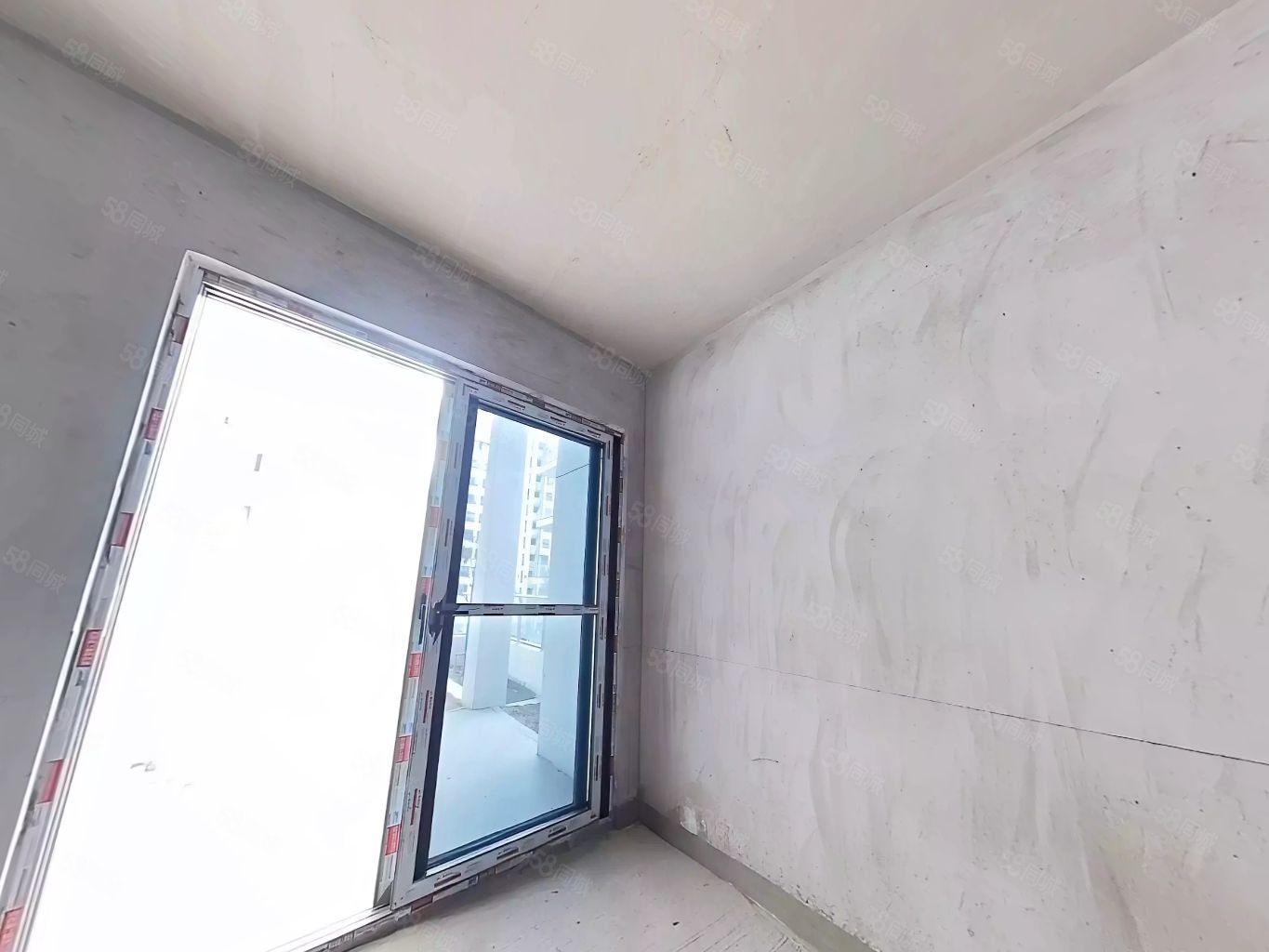 国瑞麓林府4室2厅3卫142㎡南北125万