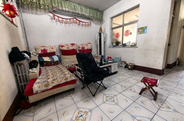 龙山南区二实验   文轩中学三室