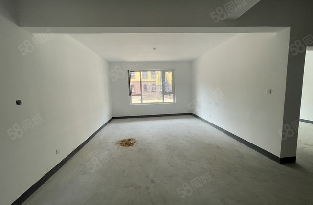 走一手！别墅！带前院80平 带负一层75平 ！江北水镇开发区