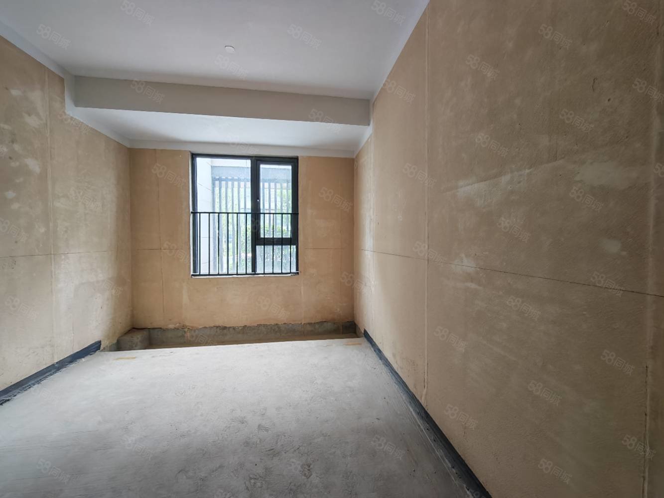 大家十里桃源桂语里4室2厅2卫131㎡南北110万