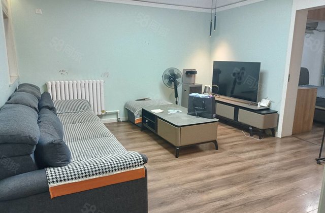 市中心  医院旁  卫育花园  精装修两室两厅  中间楼层