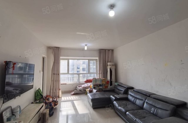 急售送车位 储藏室 好楼层 出行方便 小区绿化好