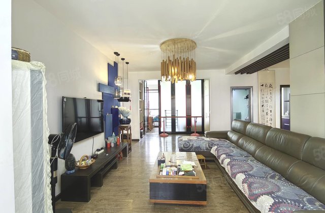 和昌国际城二期3室2厅2卫118㎡南北87万