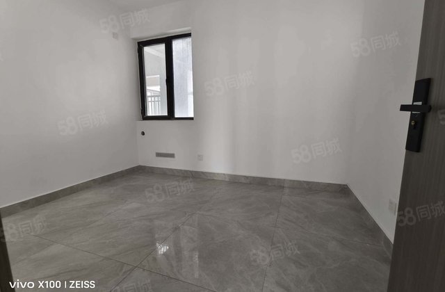 急售祥生金鳞府小区 户型很好 带车位储藏室   13楼