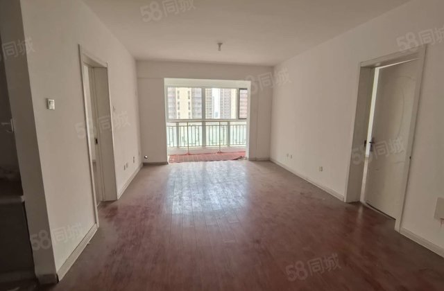 新东方龙湾在水一方 简单装修 满二 3室2厅 诚心出售 价格