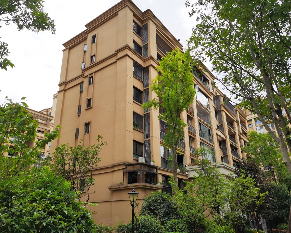 华美翡丽山一期内环绕城高速间