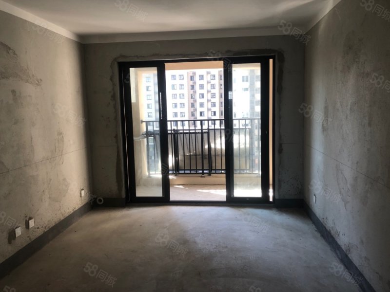 官山花园3室1厅1卫105㎡南北188万