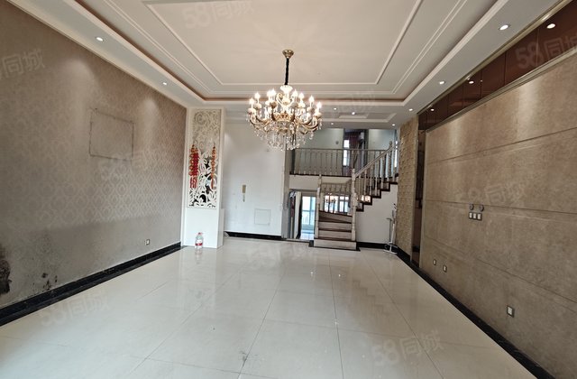 急售！外国语二实验老文轩，精装上下两层！送车位.储看房有钥匙