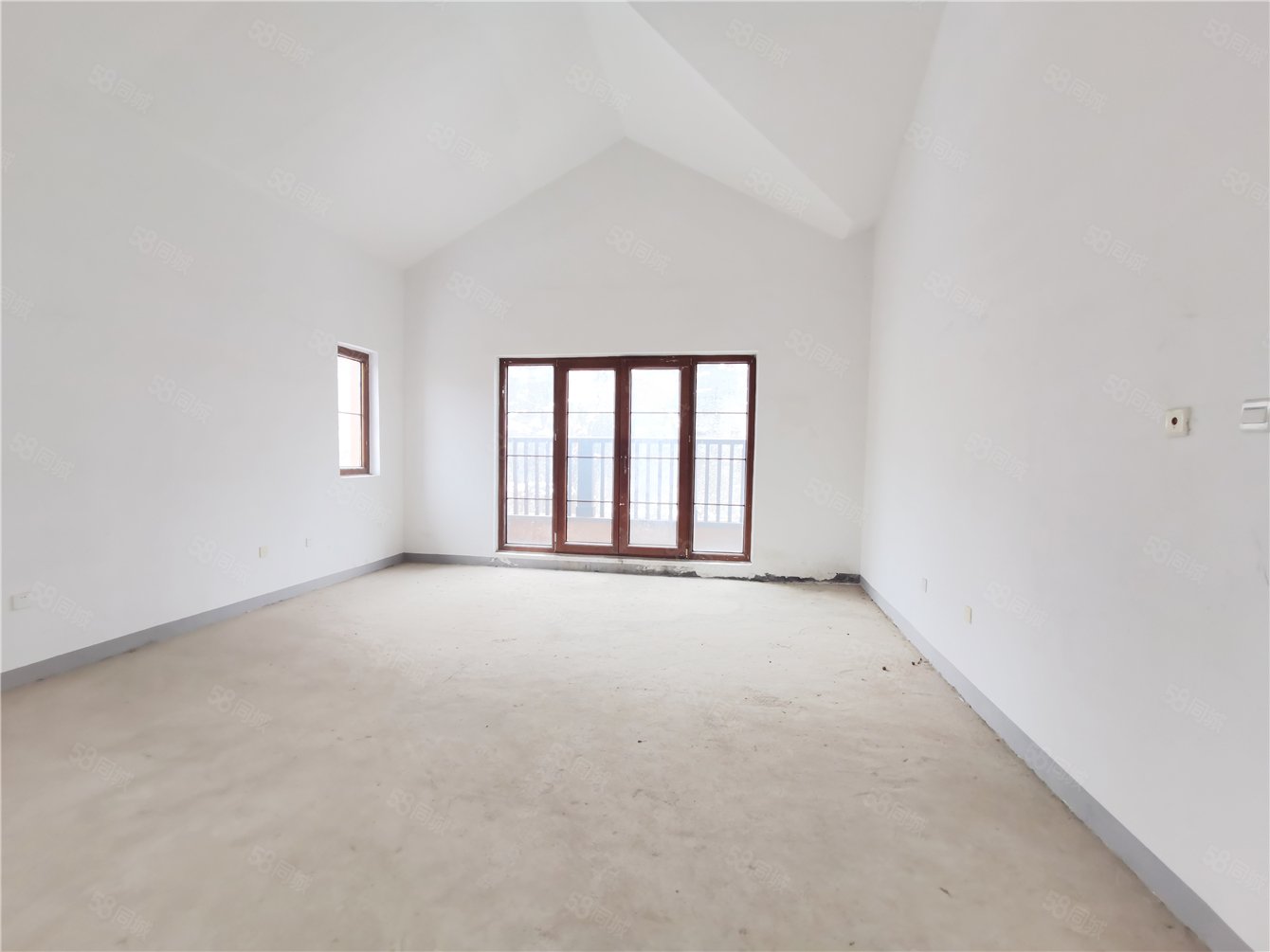 天恒半山世家7室3廳4衛(wèi)414.72㎡南北1550萬