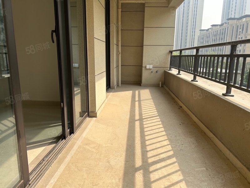 【10图】科技广场旁保利堂悦 洋房精装四室 南向大阳台,保利堂悦-许昌