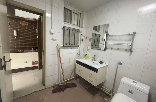 公园东昌路   新世纪花园中间楼层边户随时看房