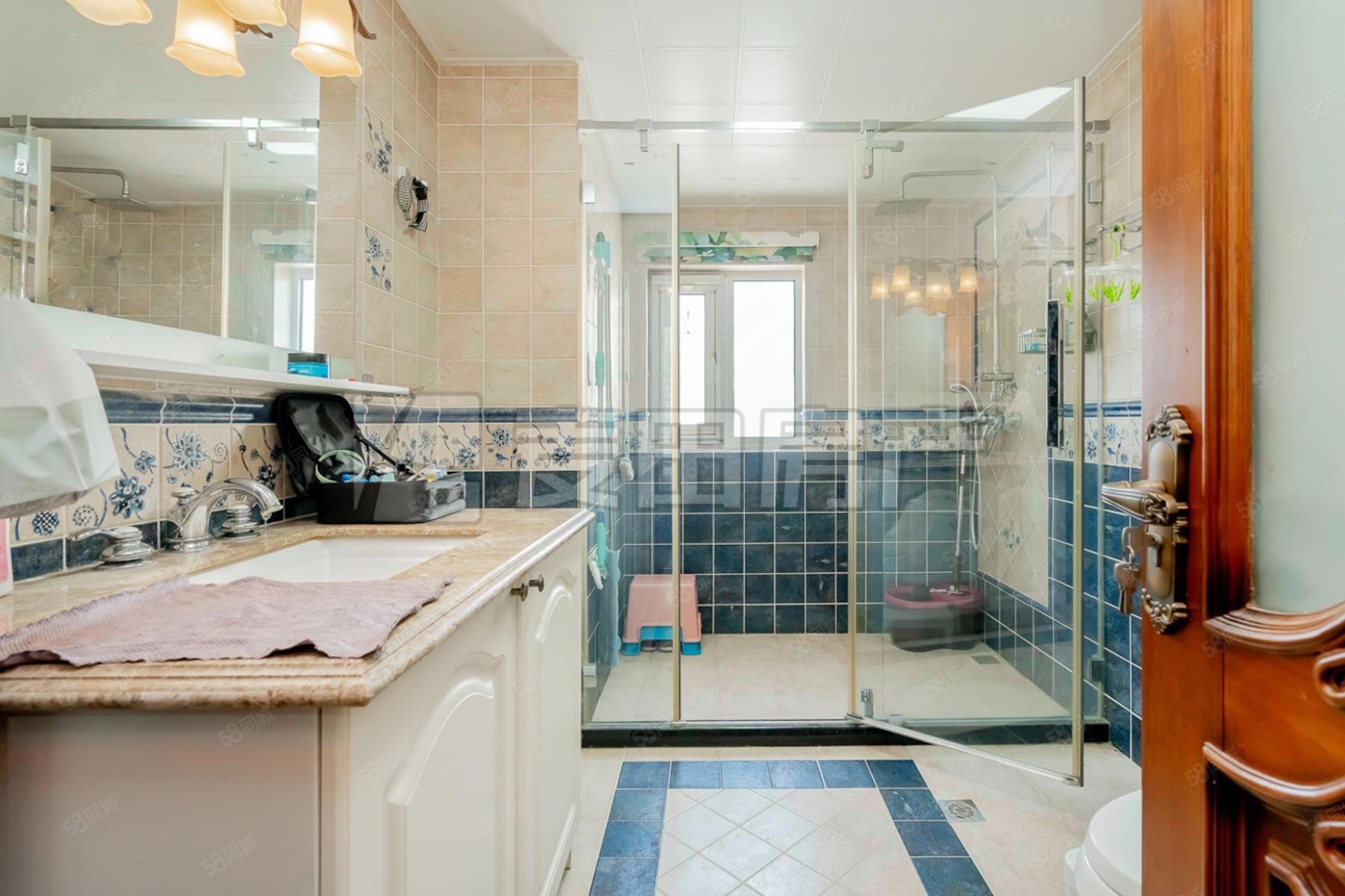 倚林佳園(別墅)5室3廳3衛(wèi)247㎡南北2980萬