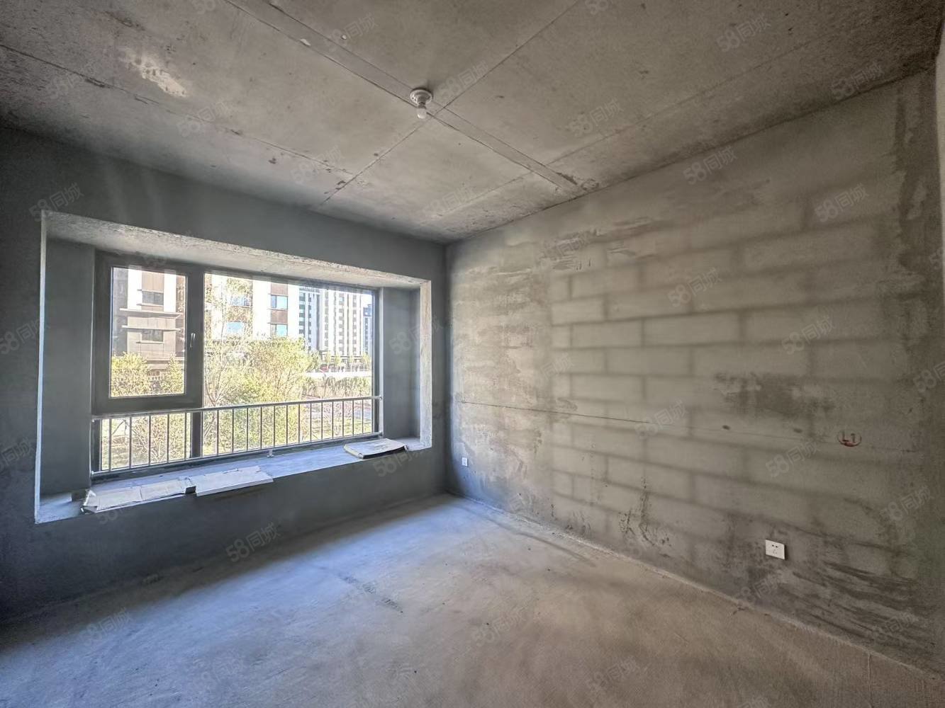 华韵锦园3室2厅2卫152㎡南北90.89万