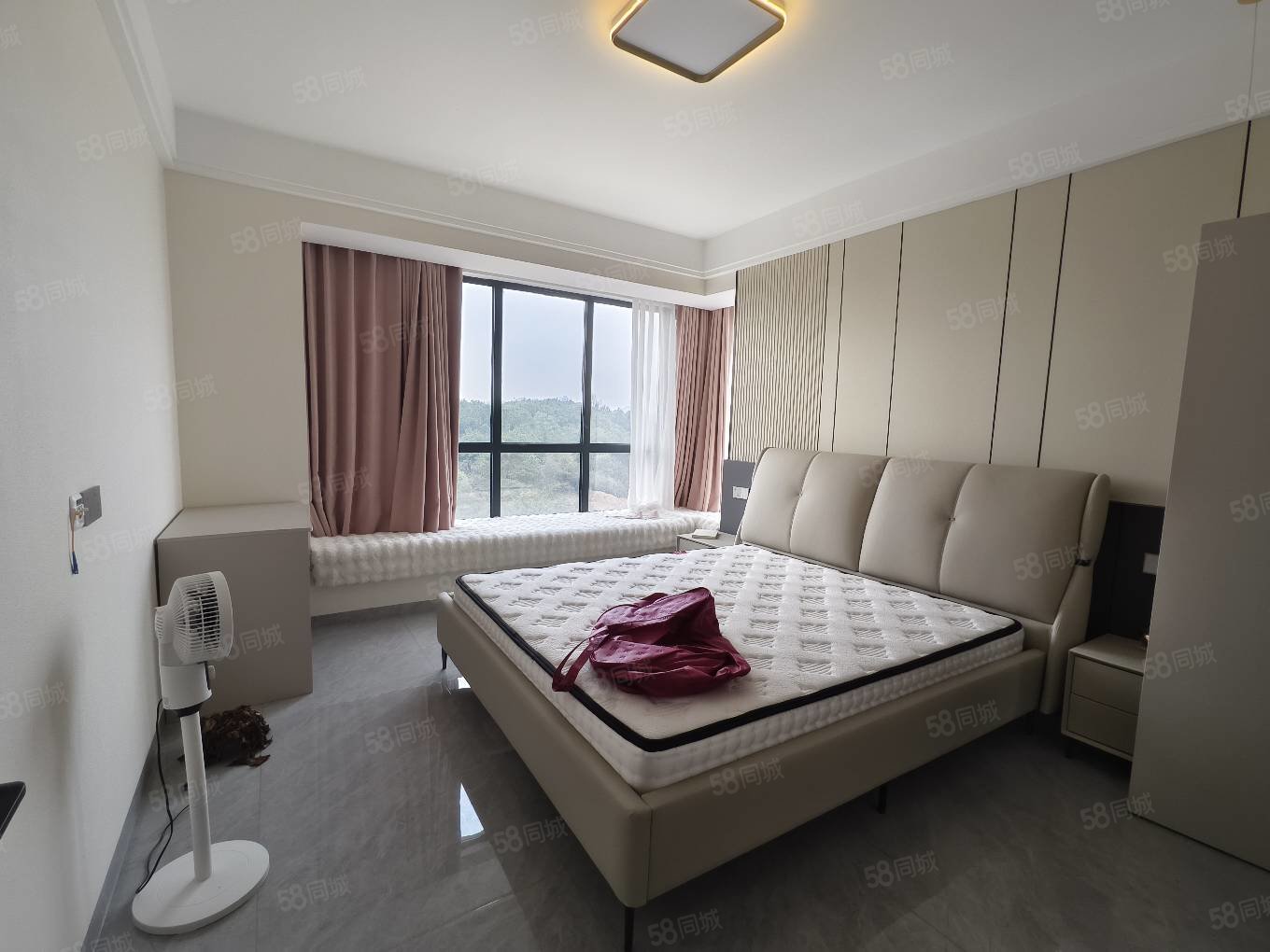 德和沁园4室2厅2卫139㎡南北130万