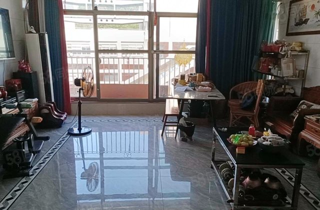 时代依云小镇6室3厅149.09㎡268万二手房图片