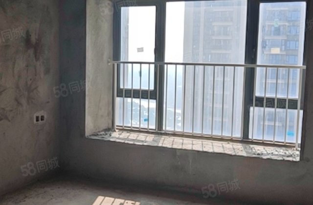 佛山恒大御澜庭4室2厅121.27㎡56万二手房图片