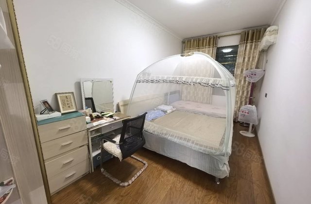 城东小区3室2厅135㎡48.8万二手房图片