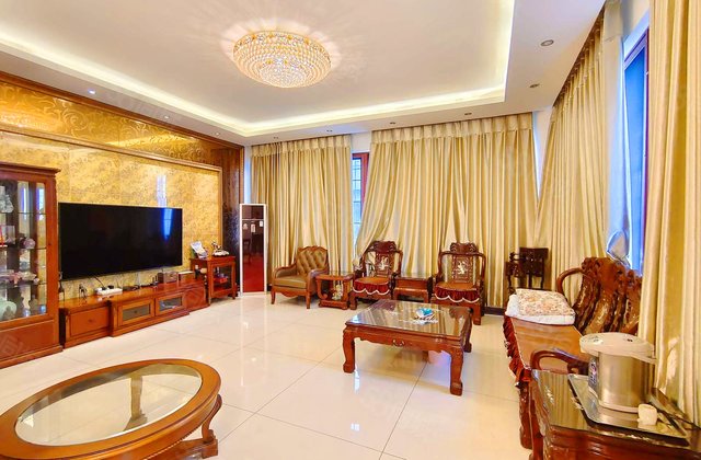 万家和新城花园5室3厅321.68㎡228万二手房图片