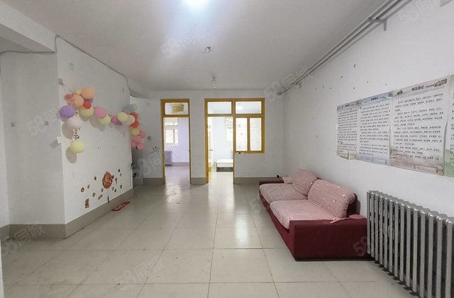 老文轩 外国语 瑞祥小区 孝心一楼 三室 小区停车方便