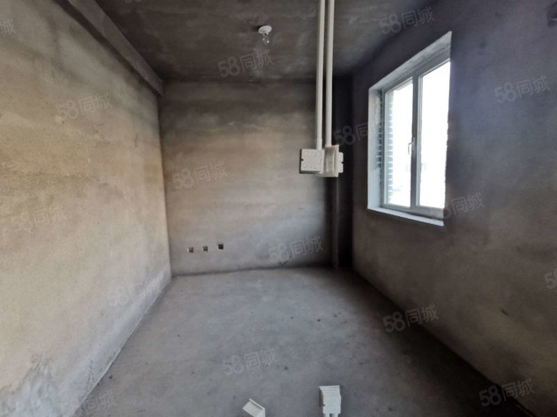 和平鑫城3室2厅1卫110㎡南北65.8万