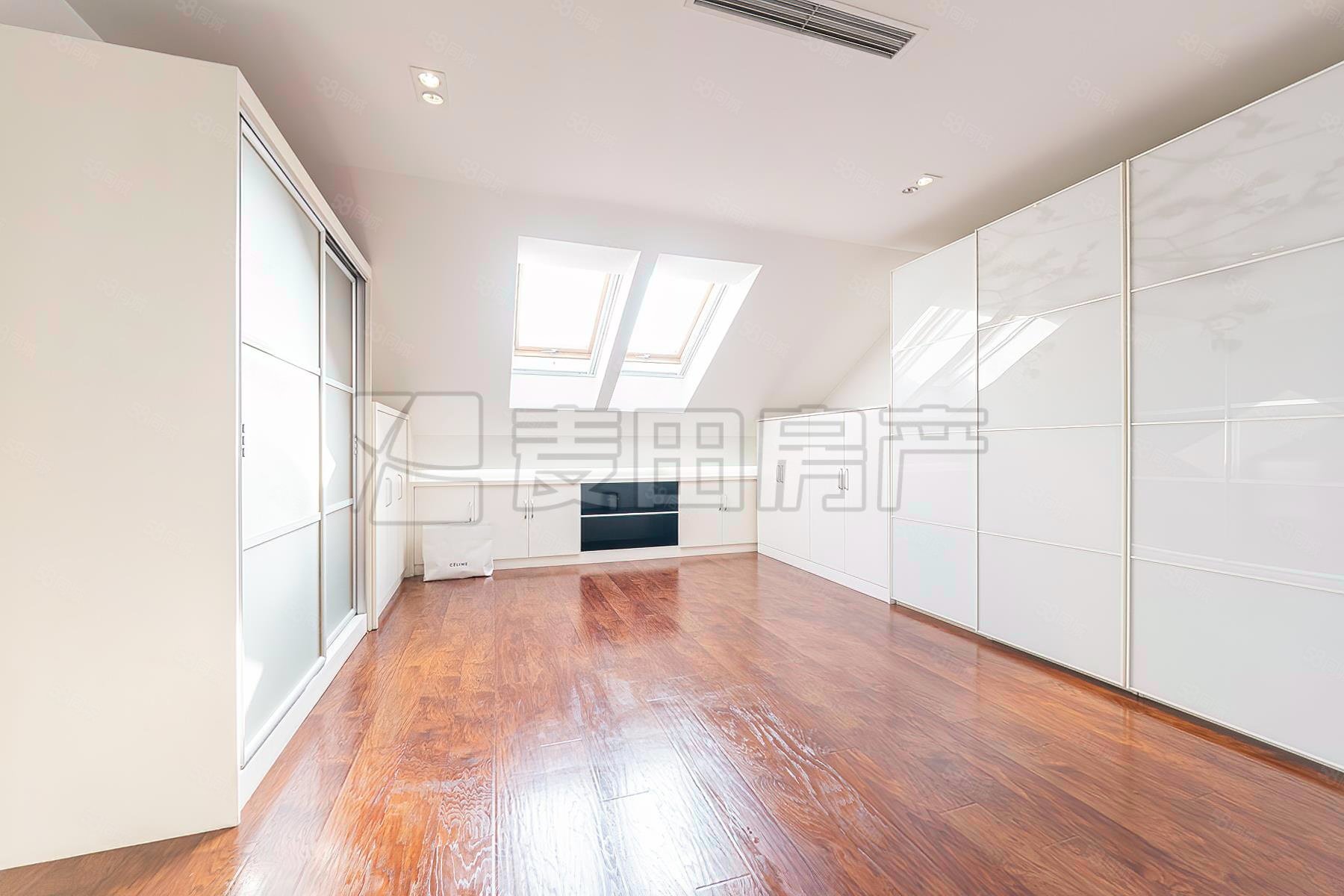 朱雀門小區(qū)4室2廳3衛(wèi)326.02㎡南北4800萬(wàn)