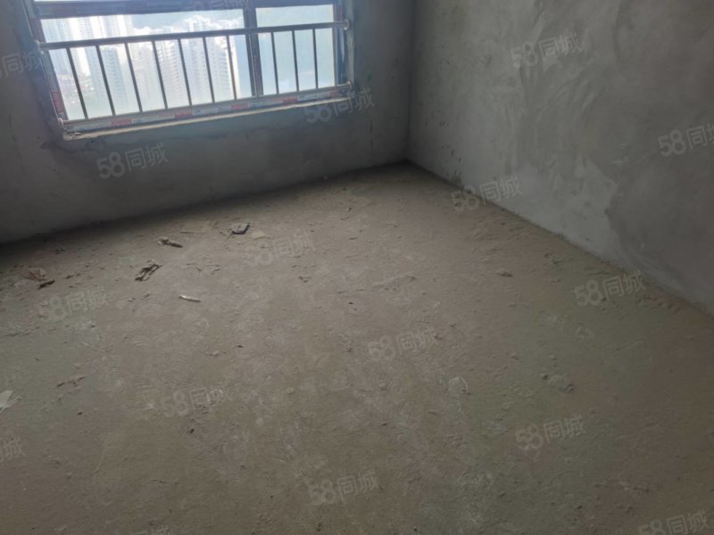 和昌国际城三期3室2厅2卫125㎡南北69.8万