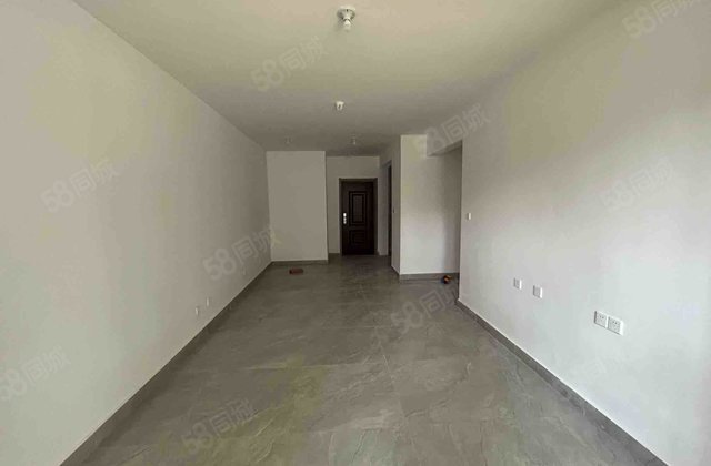 松贵路,77万包大税,桂馨苑,无遮挡,双阳台,带地下室。