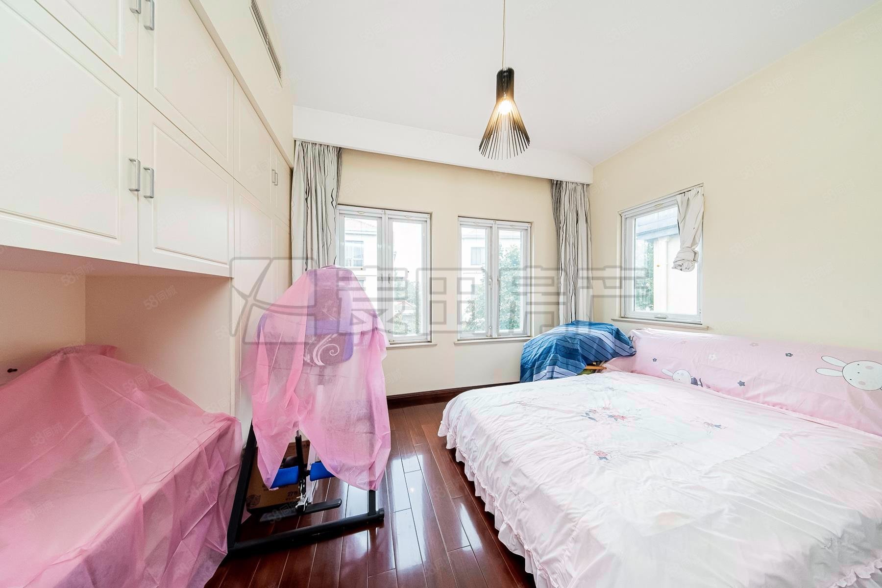 雪梨澳鄉(xiāng)(別墅)6室2廳4衛(wèi)638.28㎡南北3800萬