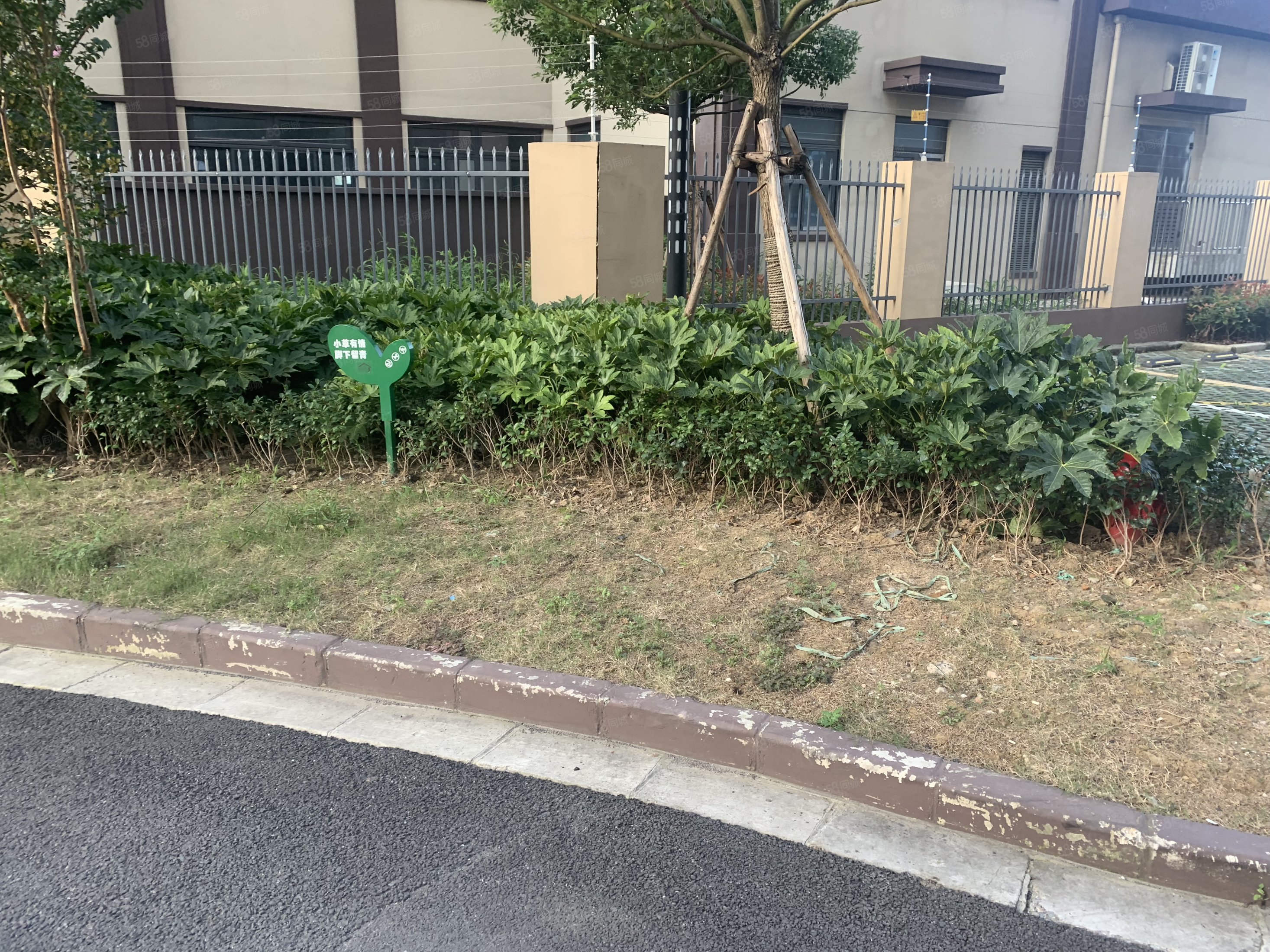 大洪佳苑2室2厅1卫75.64㎡南北330万
