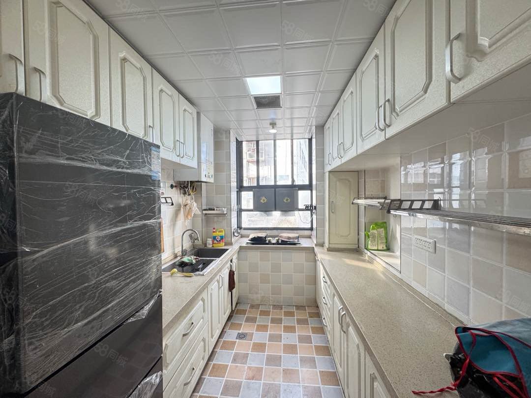 六堰文化宫3室2厅1卫110㎡南北58万