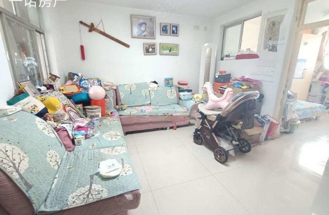 湖边财局旁四海乐园小区 满二 3室2厅 房东急置换 诚意买房