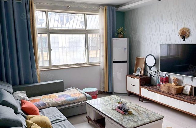 市医院西临 颐和园 精装三室两厅两卫 免大税送储 单价7千多