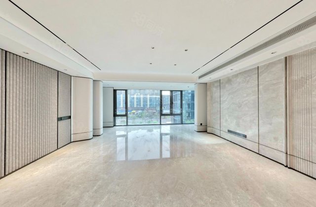 凤鸣云翠府4室2厅190㎡820万二手房图片