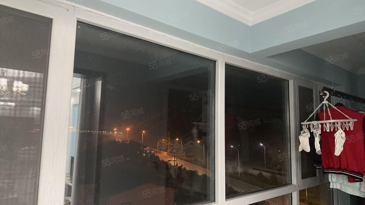 加侨侨城壹号(C区)4室2厅2卫133.8㎡南95万