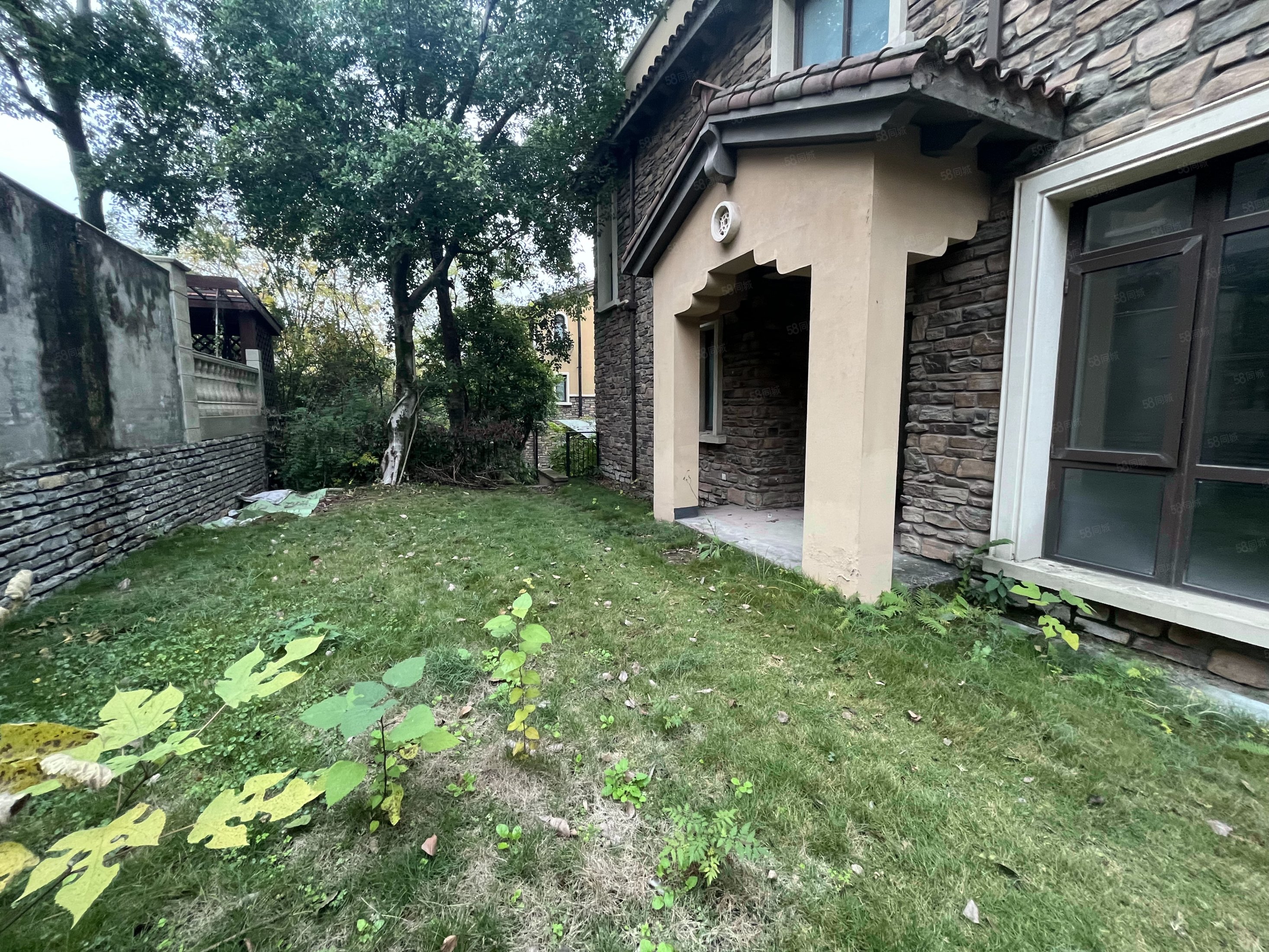 双拼别墅 带双车位 大花园,龙湖东桥郡-重庆58同城