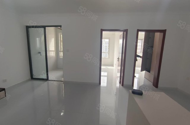 急售，市中心电梯洋房，新房未住，泰和花园，，储藏室