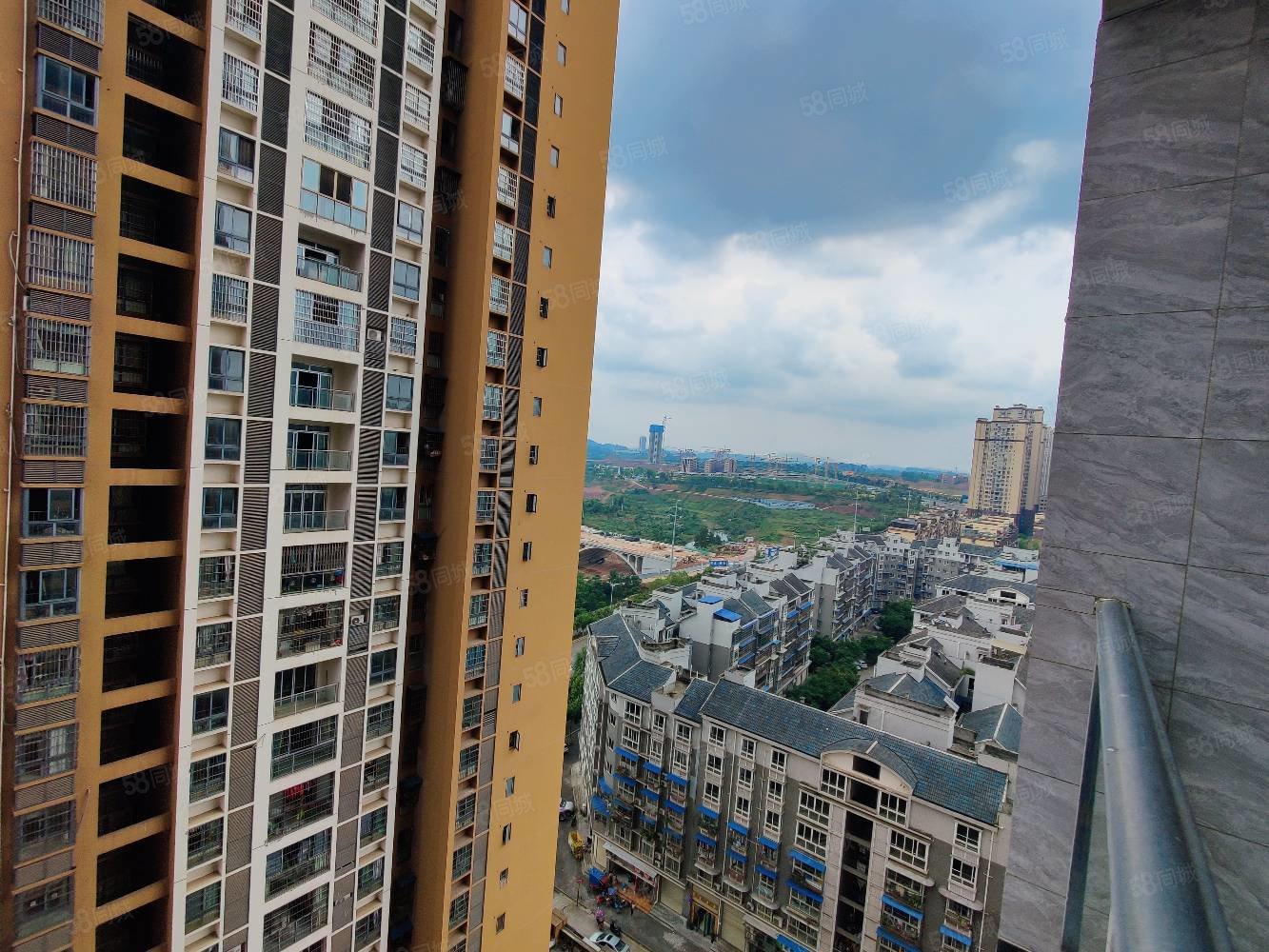 上品景苑3室2厅2卫93.5㎡北51.6万