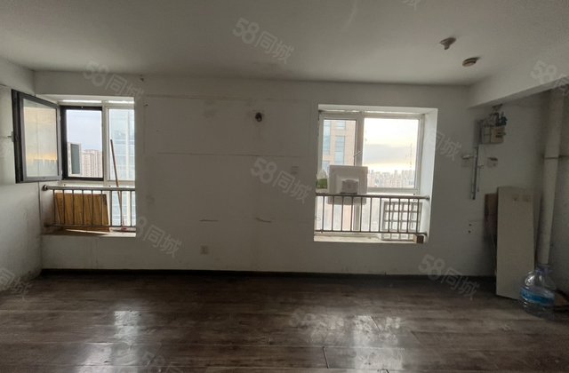 当代国际！！3400一平复式！边户！大三室！双卫