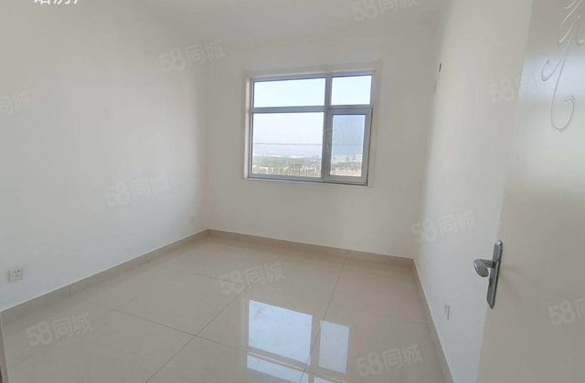 培文民生7号院，125平82万，3室3室免大税，有钥匙