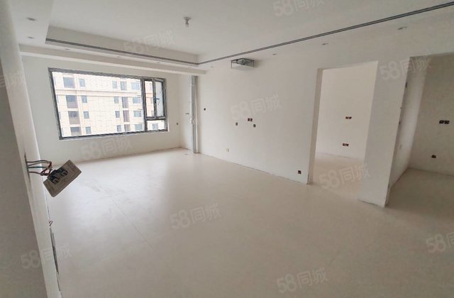 急售96万一口价徒骇河观景，昌润莲城旁，双卫带车位，新房未住