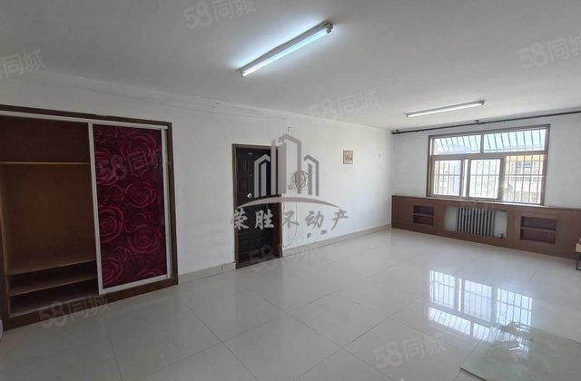 聚源巷小区 96 铁塔商场 剧院 东昌 三室 可按揭五楼非顶