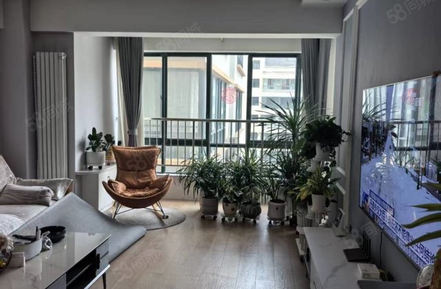 卧龙时代广场3室2厅146.5㎡129万二手房图片