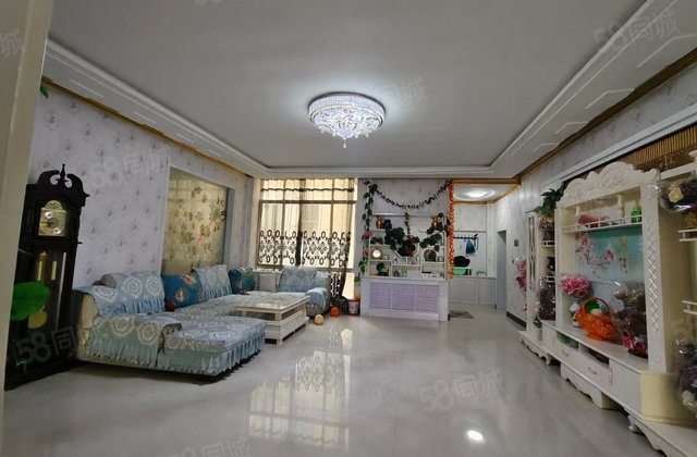 惠达商厦4室2厅172.6㎡65万二手房图片
