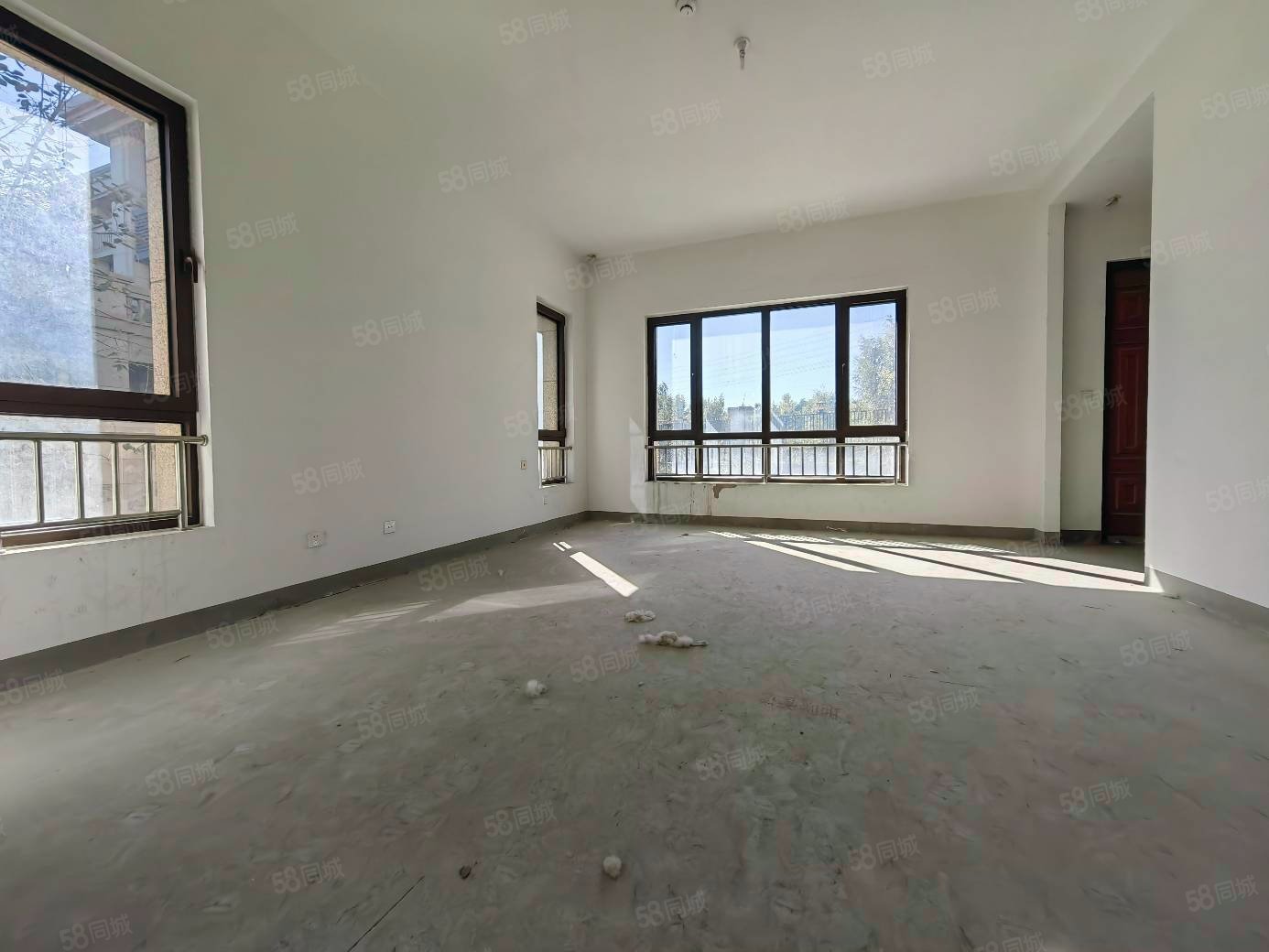 中海墅(東區(qū)別墅)4室3廳5衛(wèi)303㎡南北2450萬