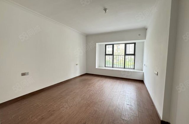 国岳府 新房未入住 车位免大税 四室实拍 东昌 二实验附近