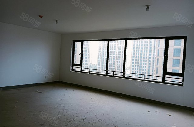 百合新城 四室两卫   位置免大税 带储藏室 大平层 采光好