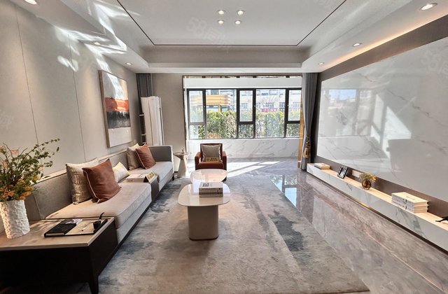 急售！东关国际文轩精装4室2厅十车位东边户144平182万