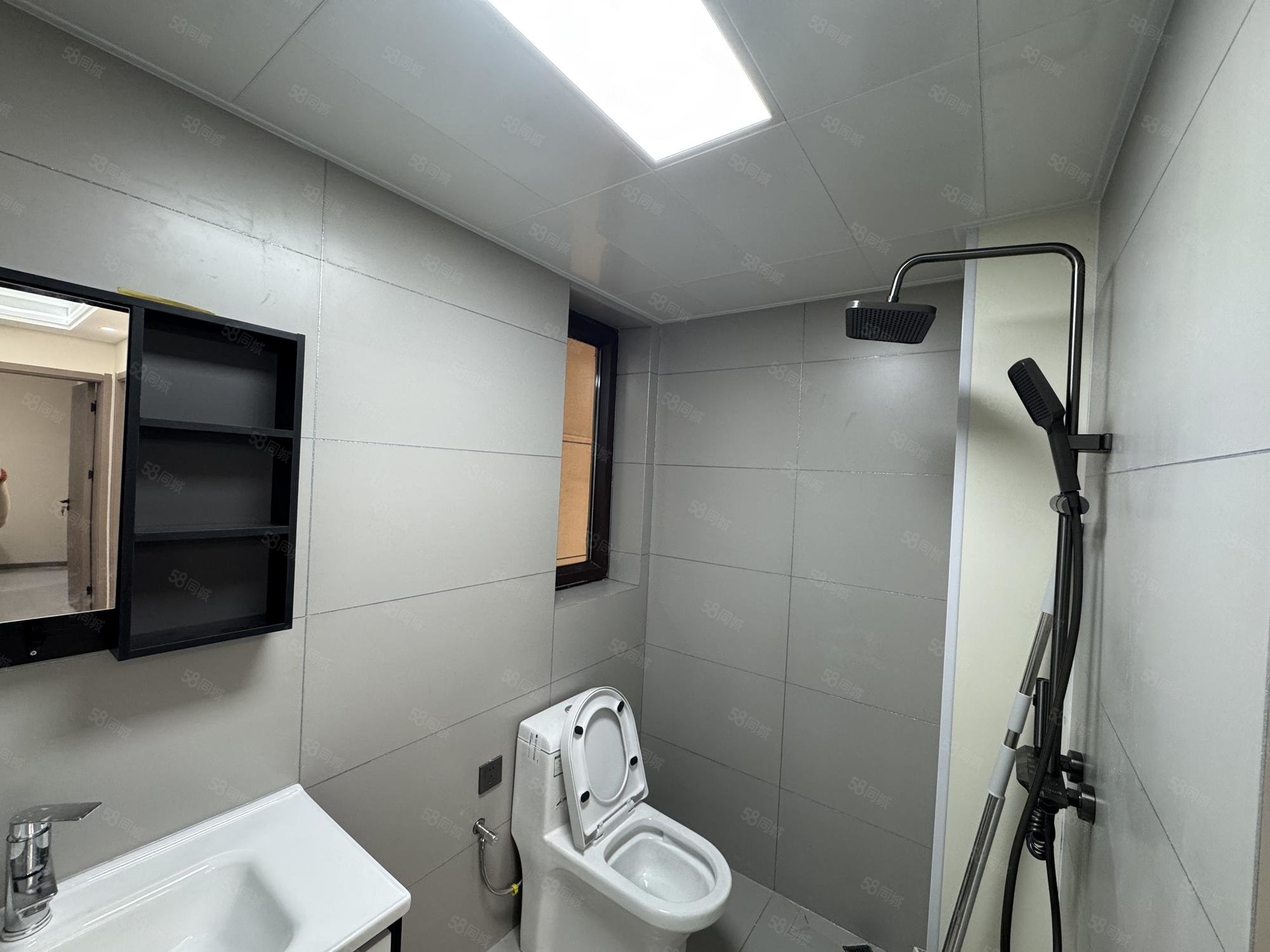 新苑名府3室2厅1卫102.76㎡南北49.8万